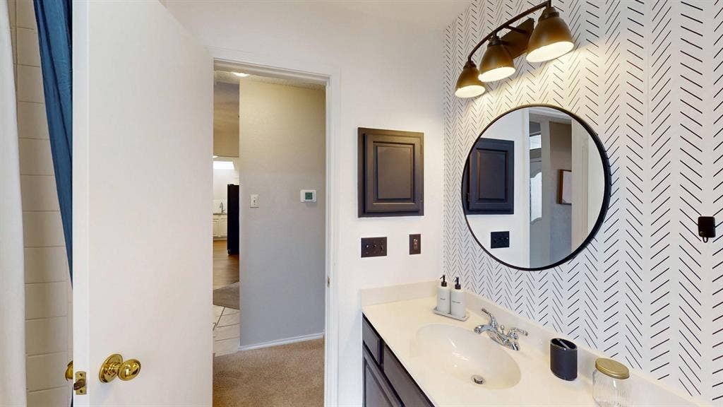 6 BR in Keller