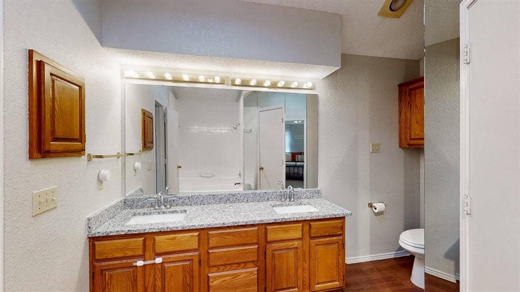6 BR in Keller