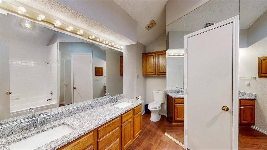 6 BR in Keller