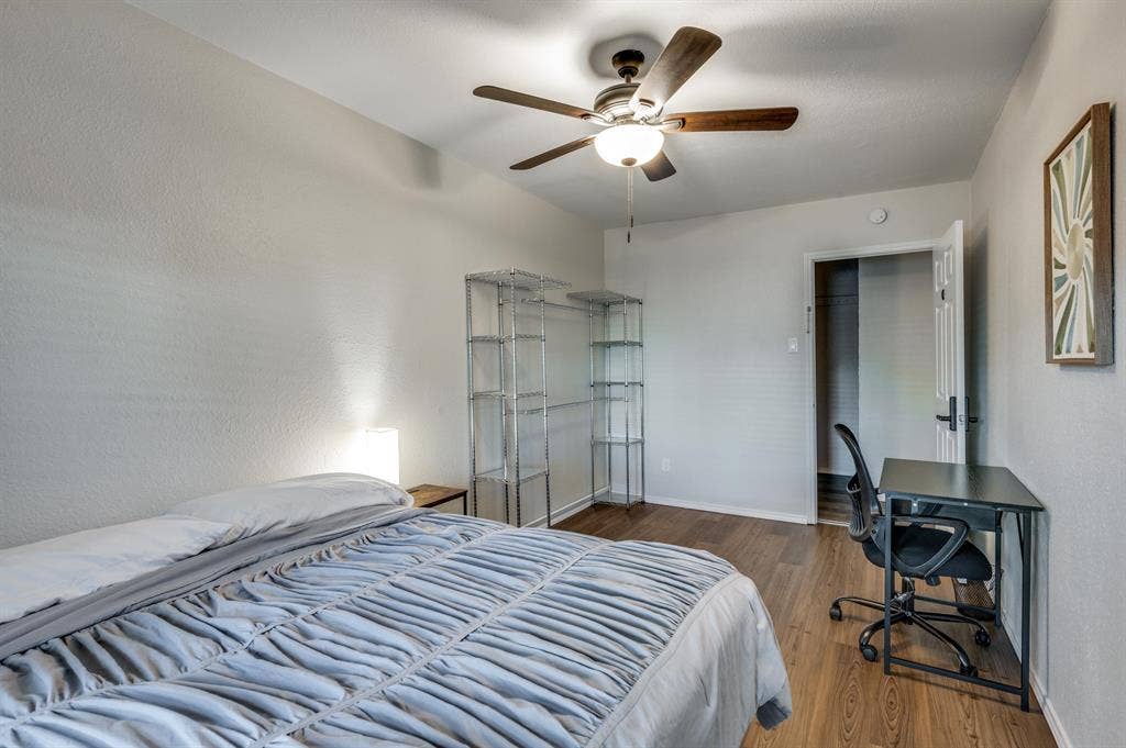 6 BR in Keller