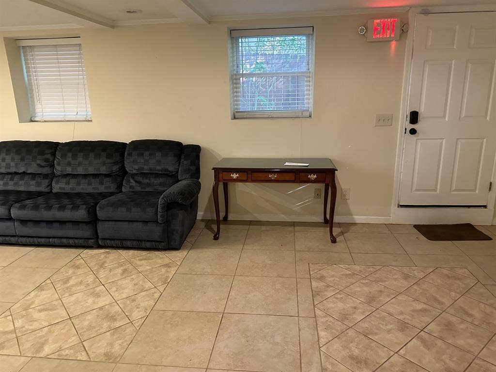 6 BR in Tucker