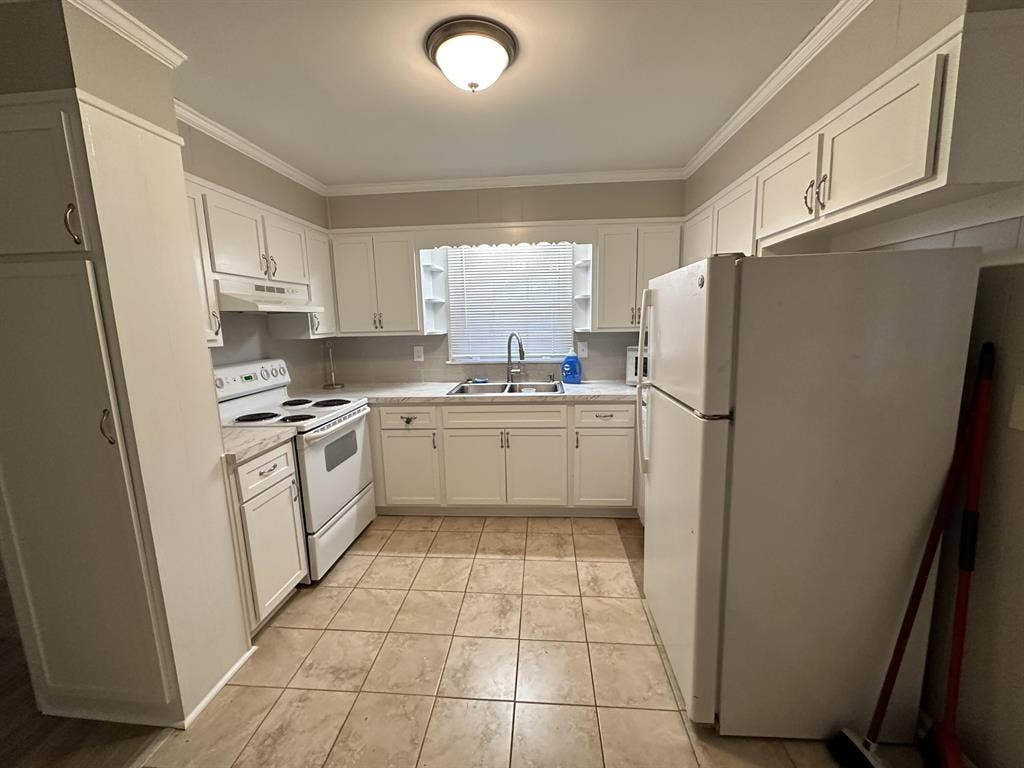 6 BR in Tucker