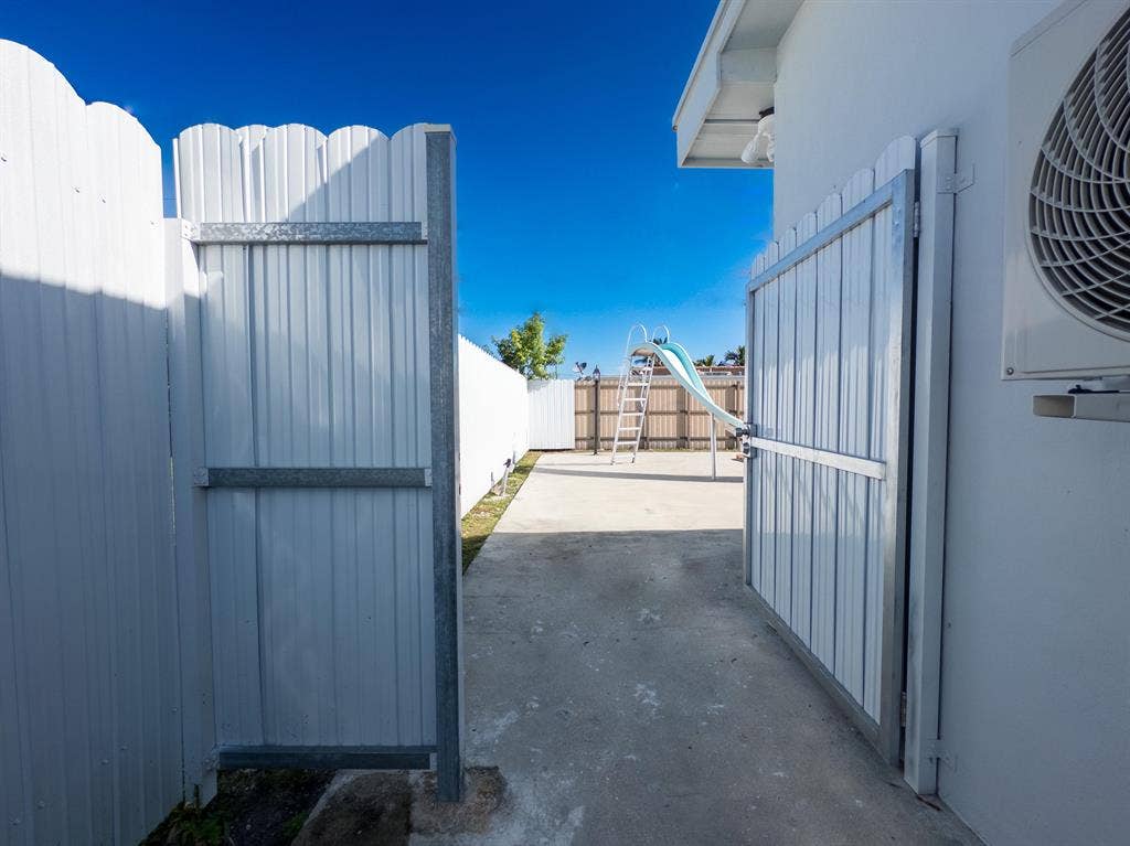1 BR in Miami