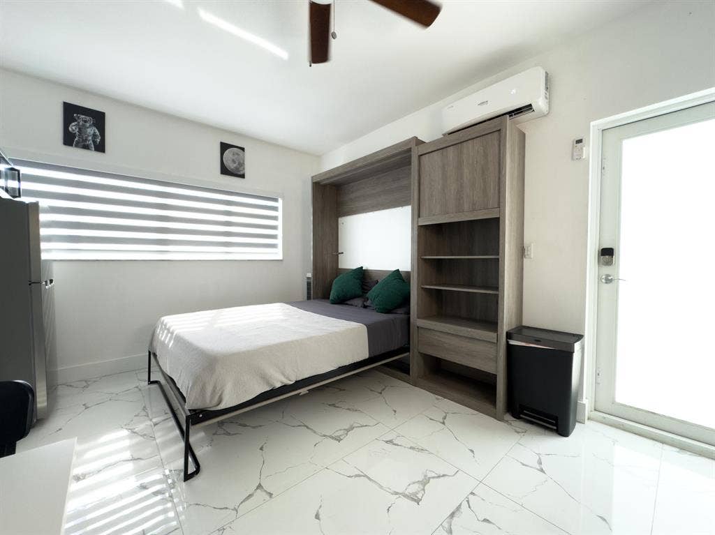1 BR in Miami