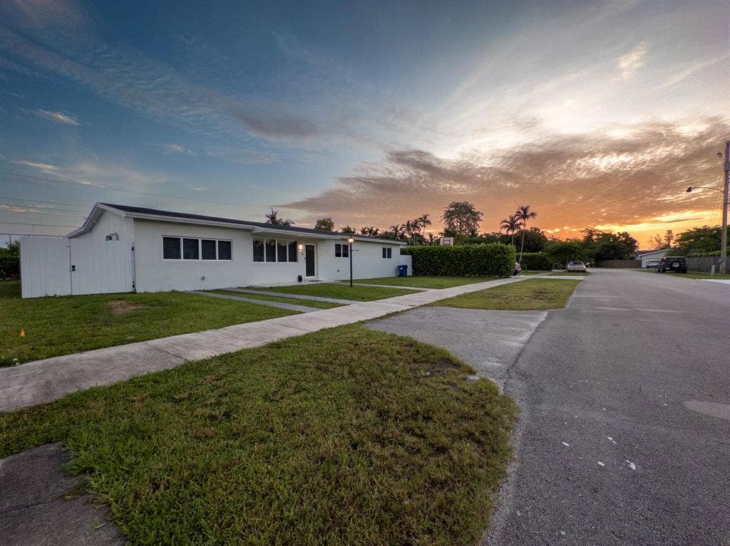 1 BR in Miami
