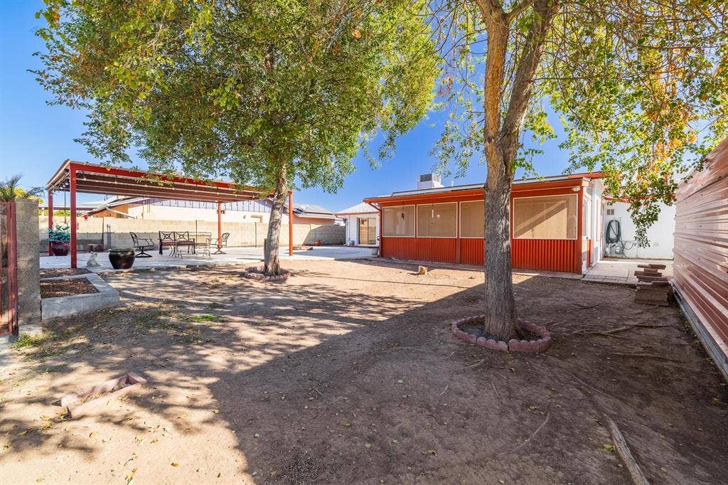 6 BR in Phoenix