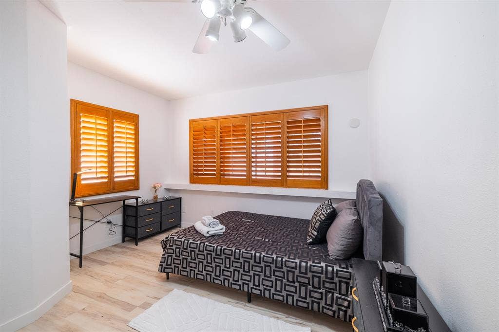 6 BR in Phoenix