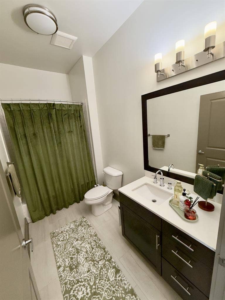 Furnished room (Bills included)