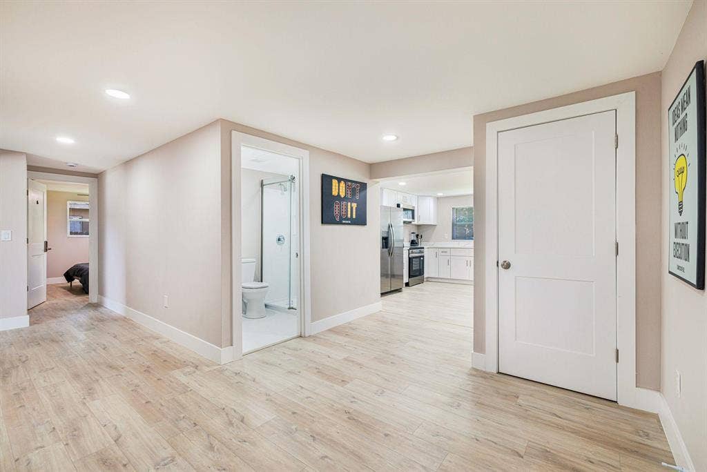7 BR in Englewood