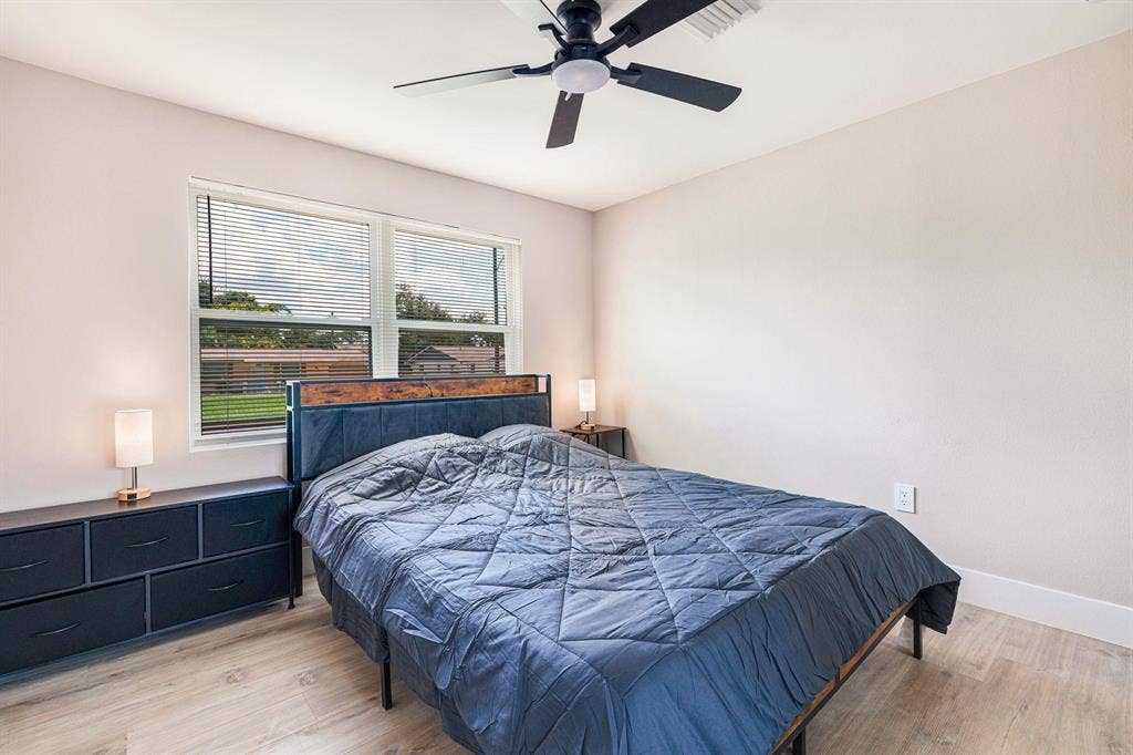 7 BR in Englewood