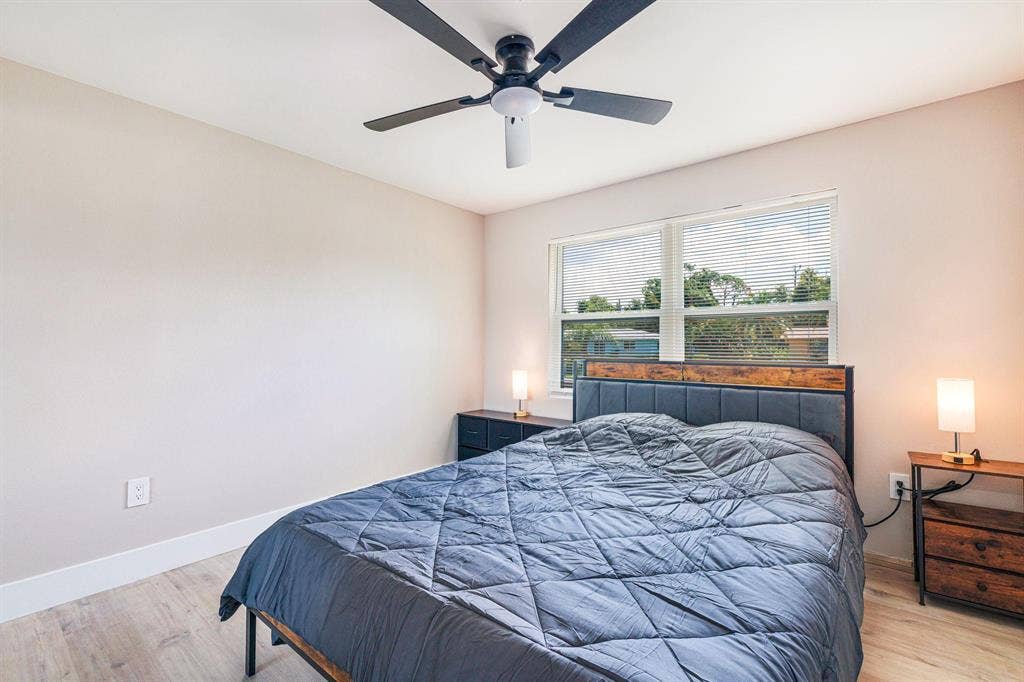 7 BR in Englewood