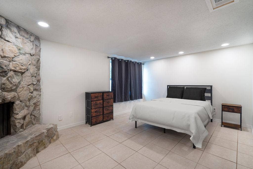 5 BR in Hudson
