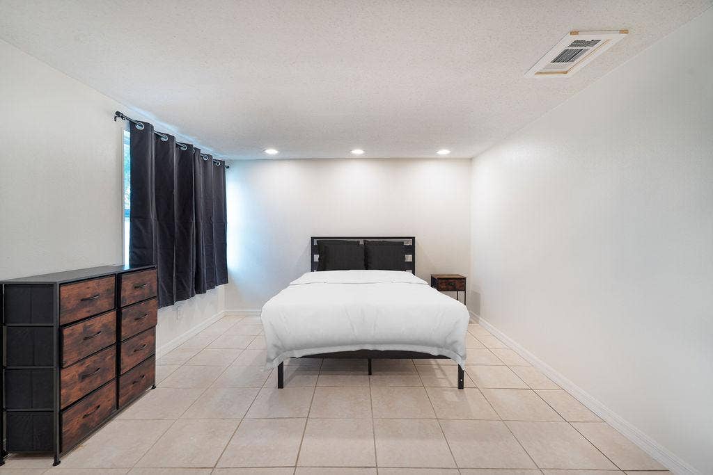 5 BR in Hudson