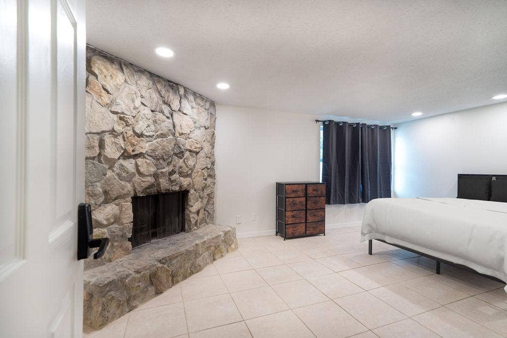 5 BR in Hudson
