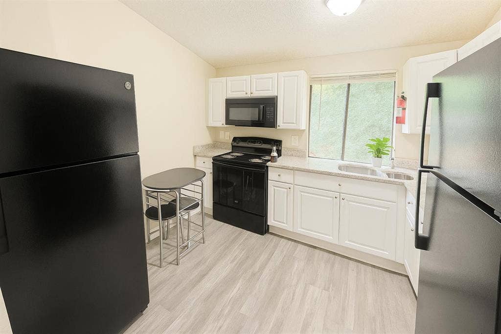 8 BR in Decatur