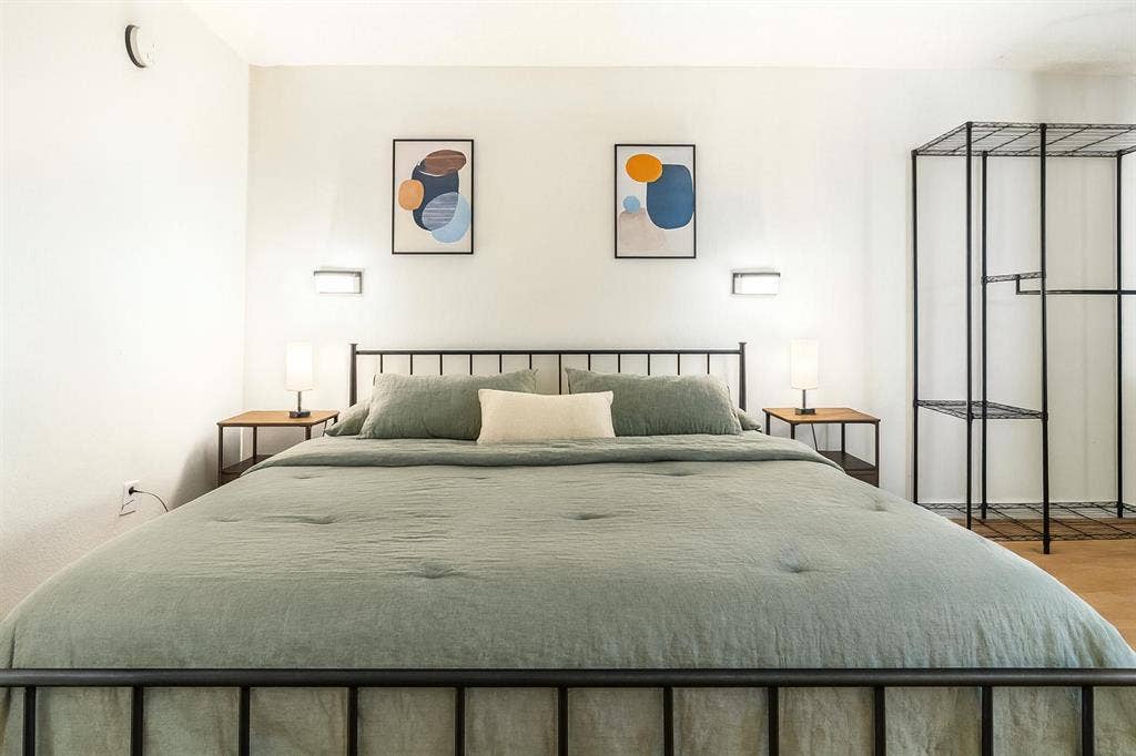 8 BR in Bridge City