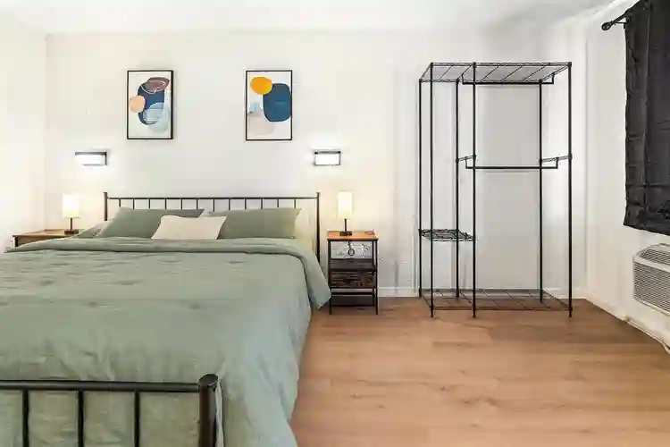 8 BR in Bridge City