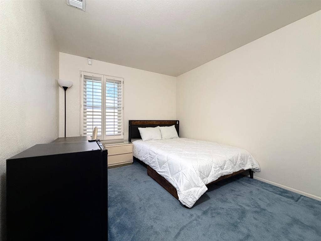 2 BR in Glendale