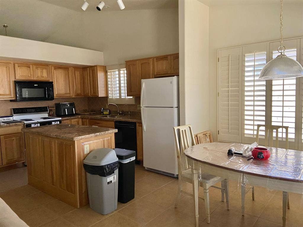 2 BR in Glendale