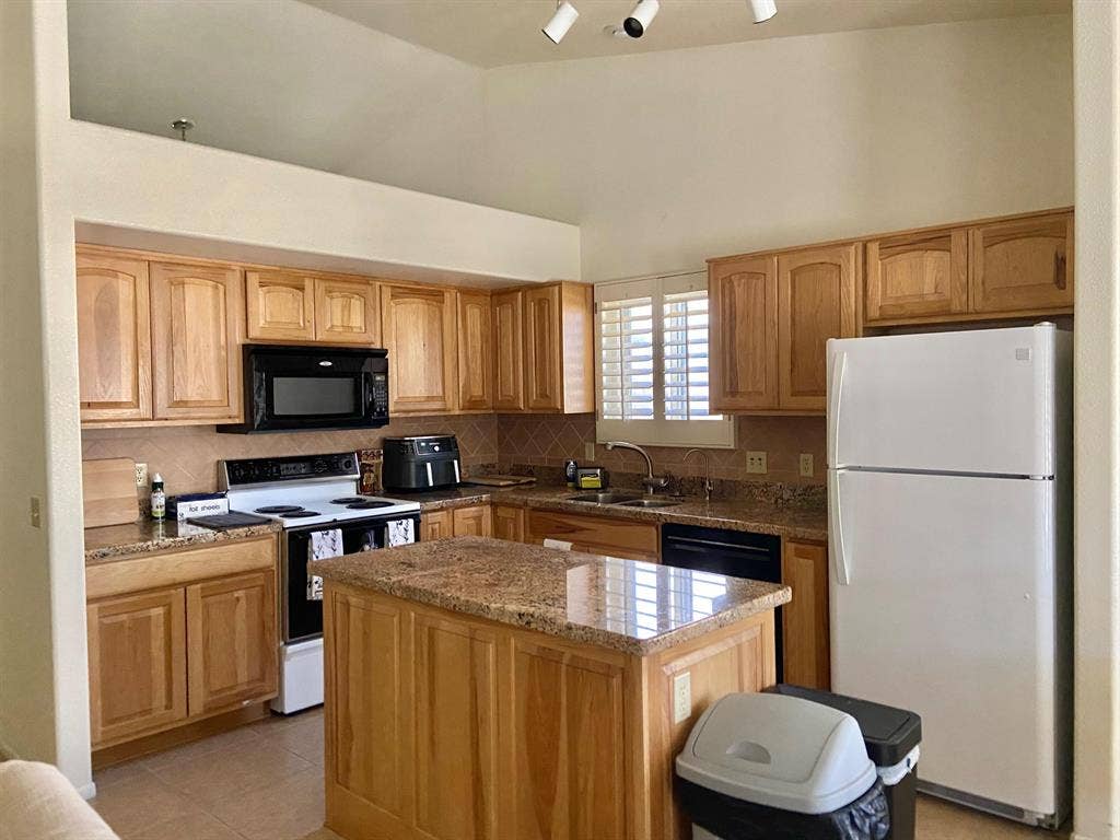 2 BR in Glendale