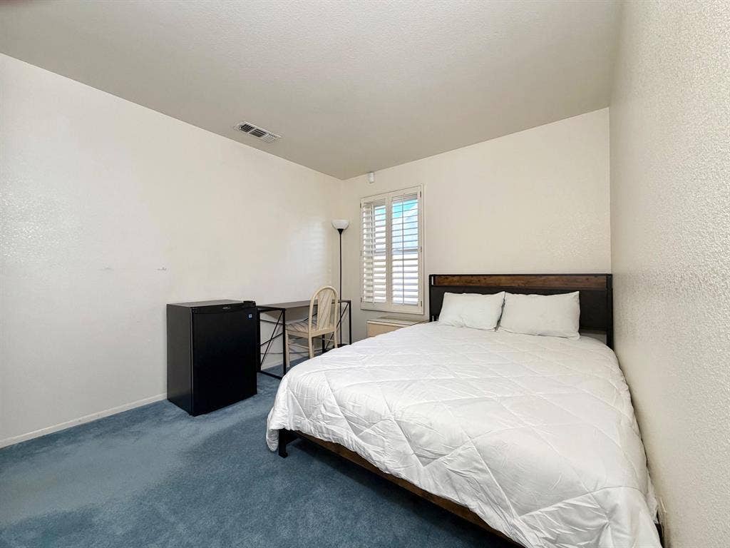 2 BR in Glendale