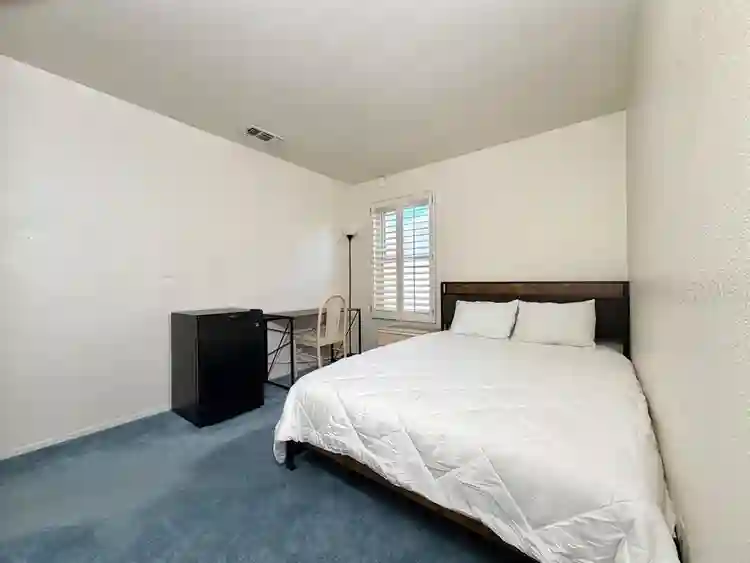 2 BR in Glendale