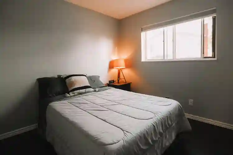4 BR in Aurora