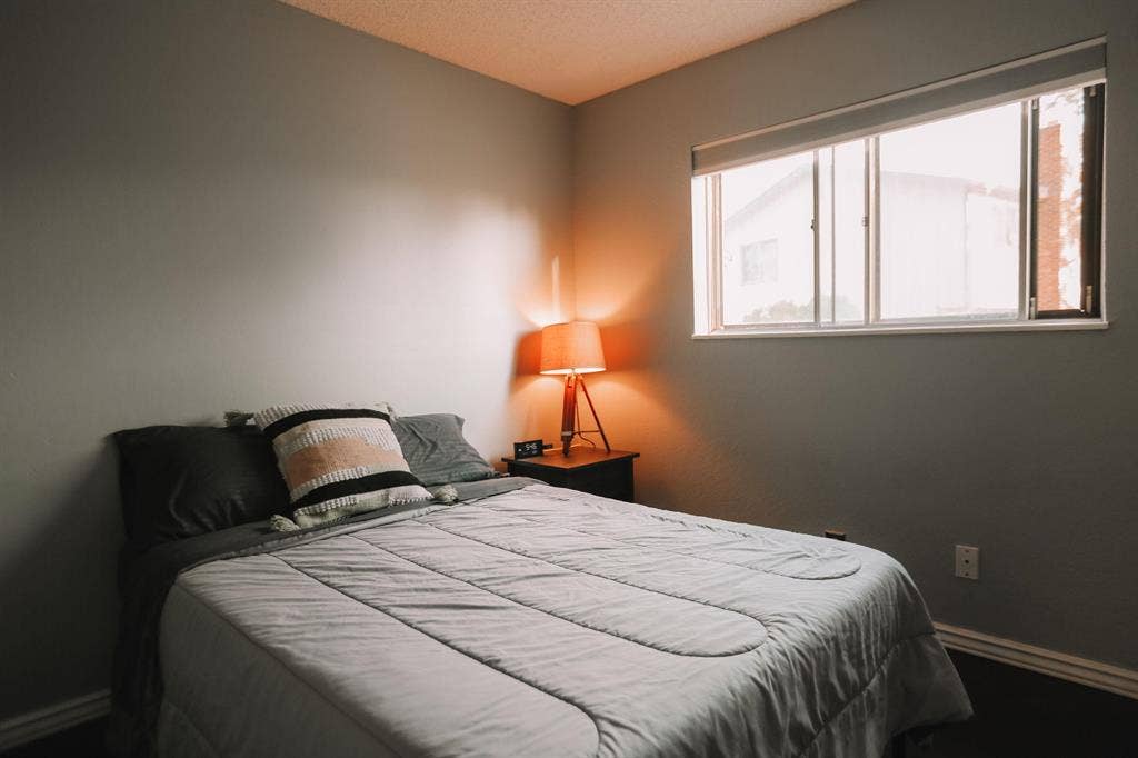 4 BR in Aurora