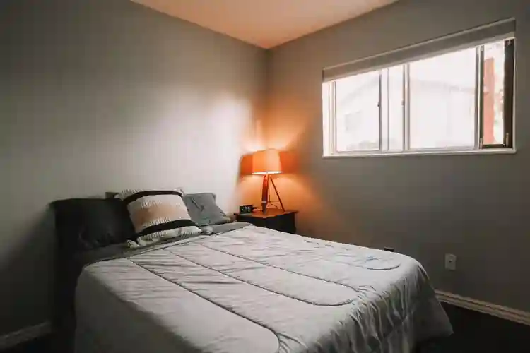 4 BR in Aurora