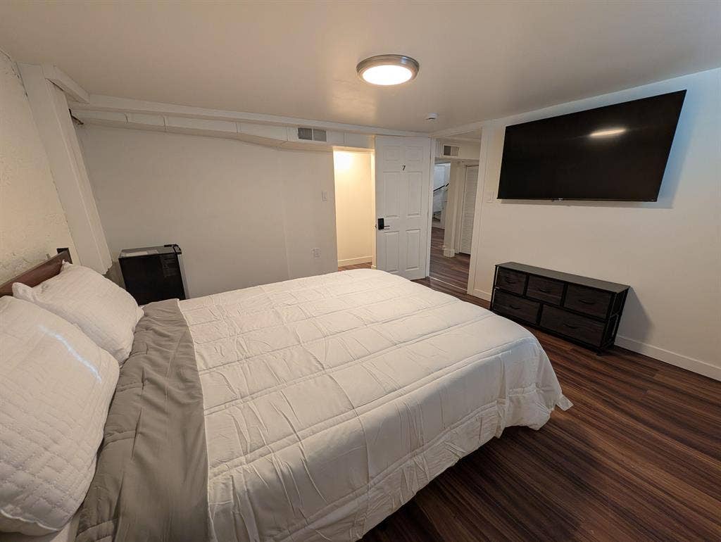 6 BR in Great Falls