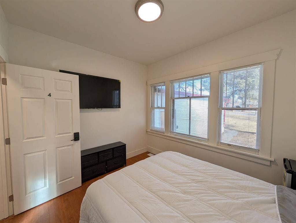 6 BR in Great Falls