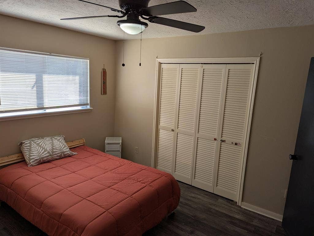 6 BR in Cypress