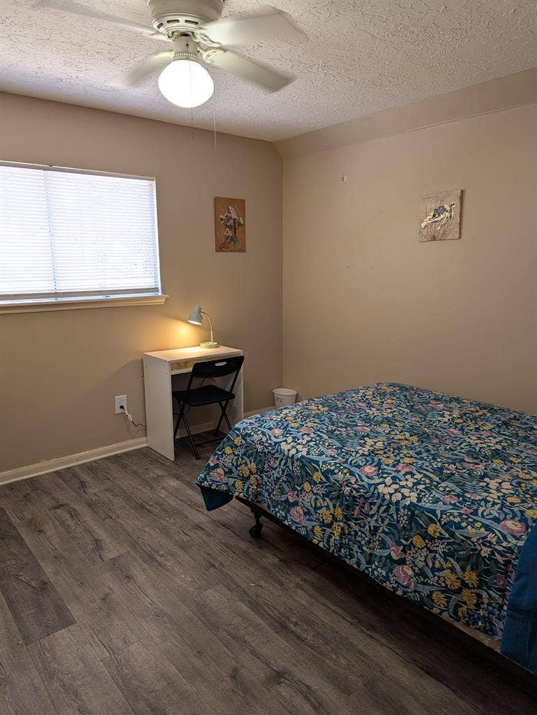 6 BR in Cypress