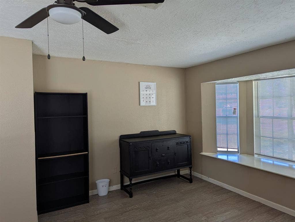 6 BR in Cypress