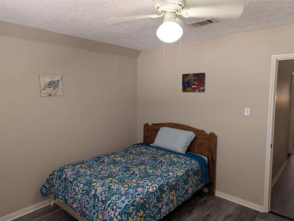 6 BR in Cypress