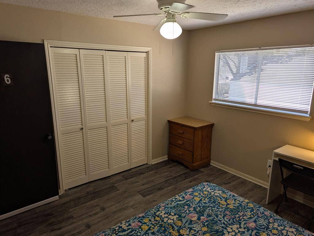 6 BR in Cypress