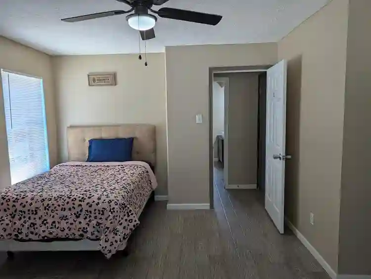 6 BR in Cypress