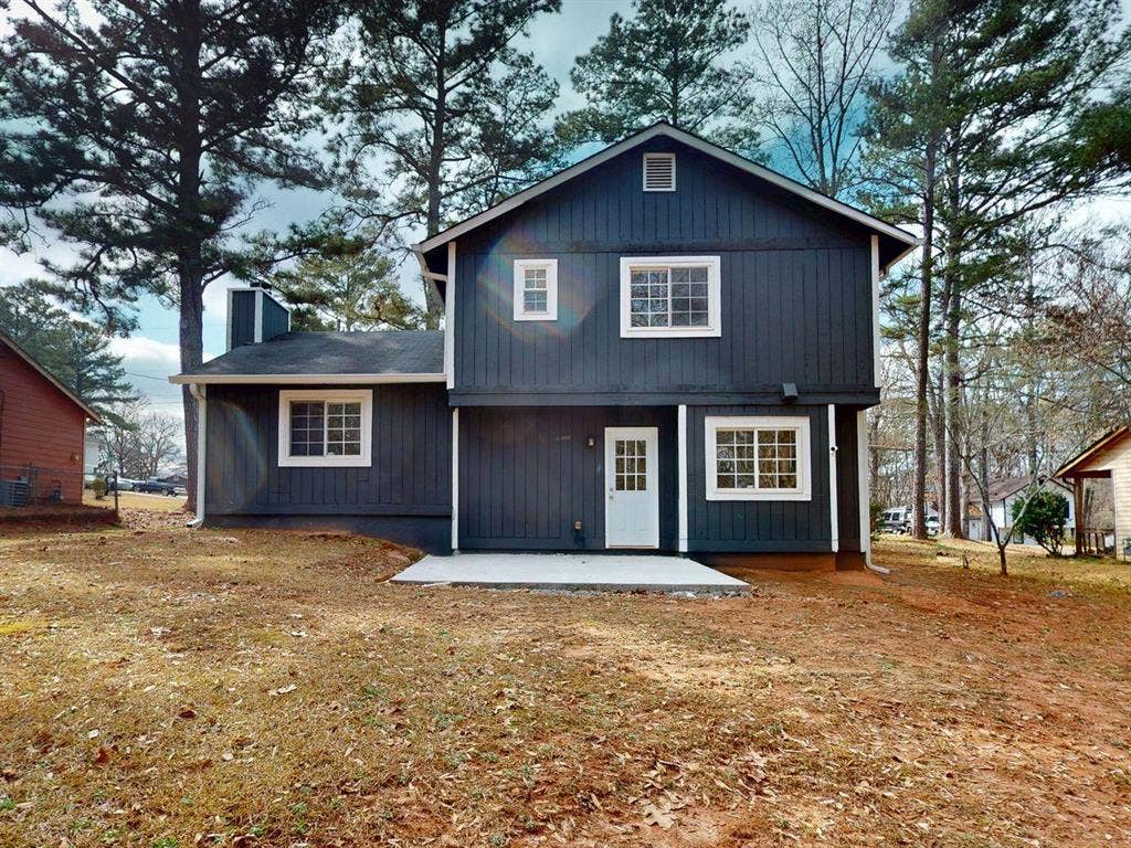 8 BR in Stone Mountain