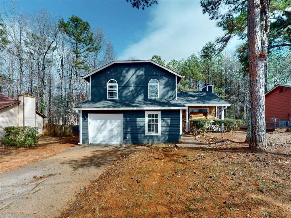 8 BR in Stone Mountain