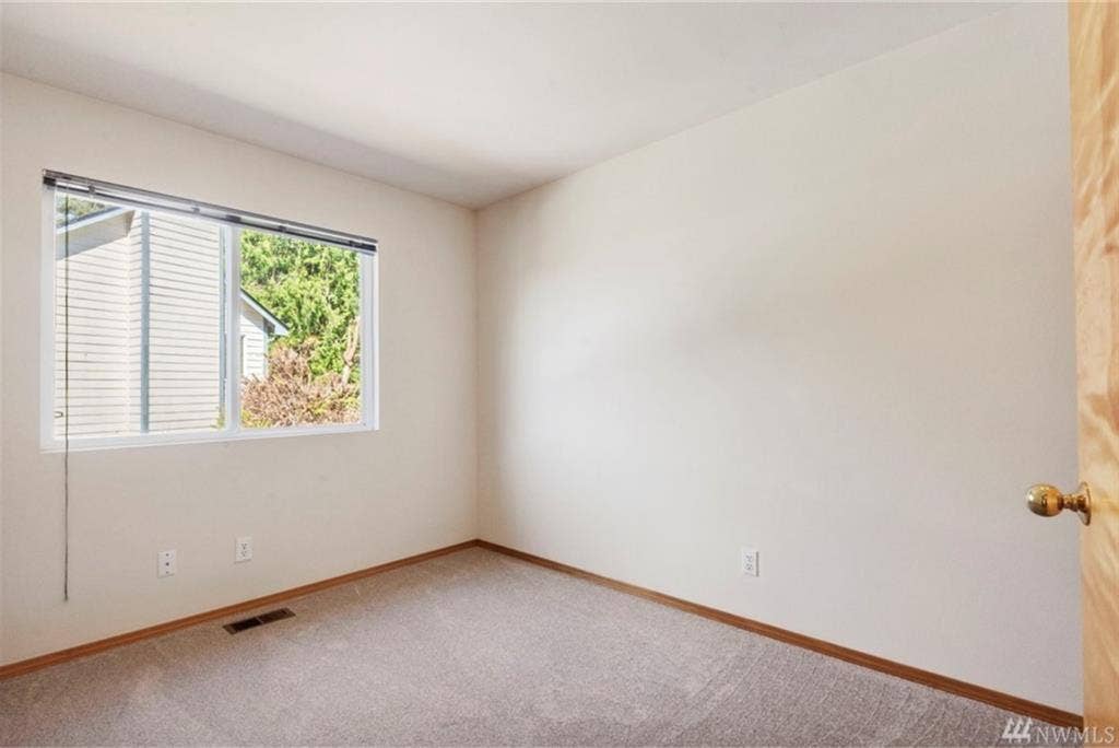 Roommate wanted 
