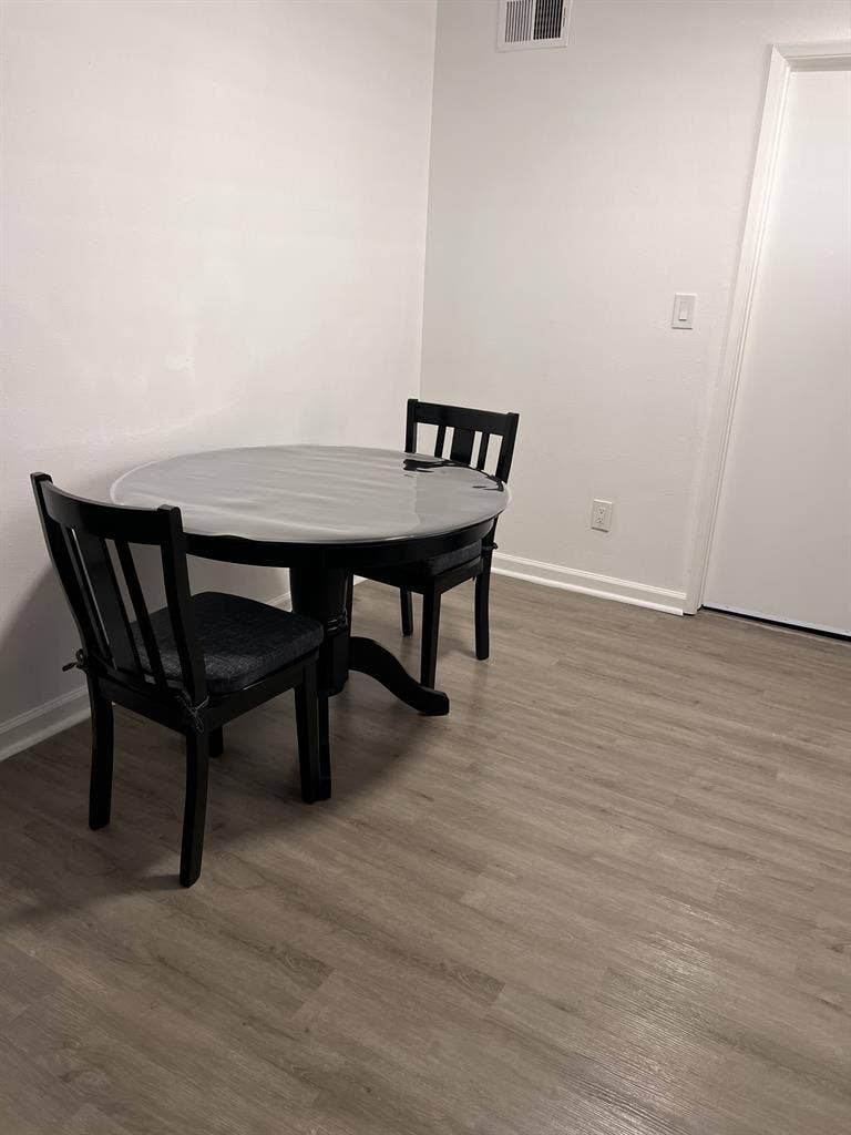 HUGE Room for Rent shared bathroom