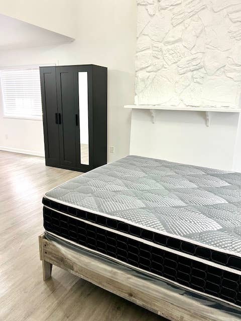 HUGE Room for Rent shared bathroom