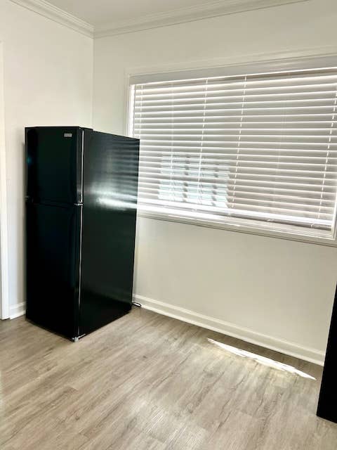 HUGE Room for Rent shared bathroom