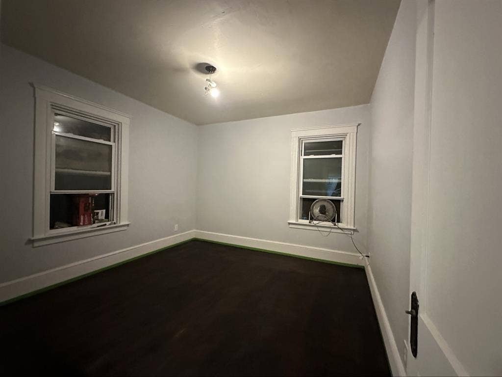 1 room left in a 3 bed apartment