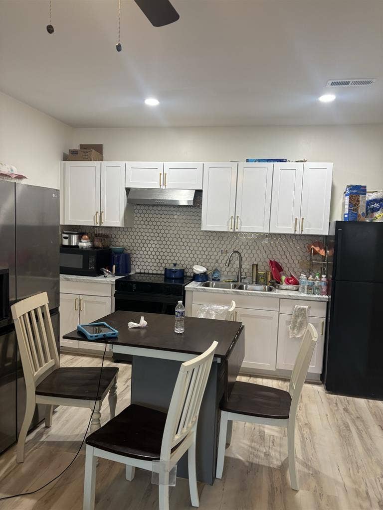 Downstairs room for rent