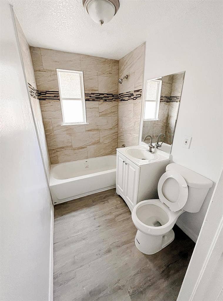 6 BR in Jacksonville
