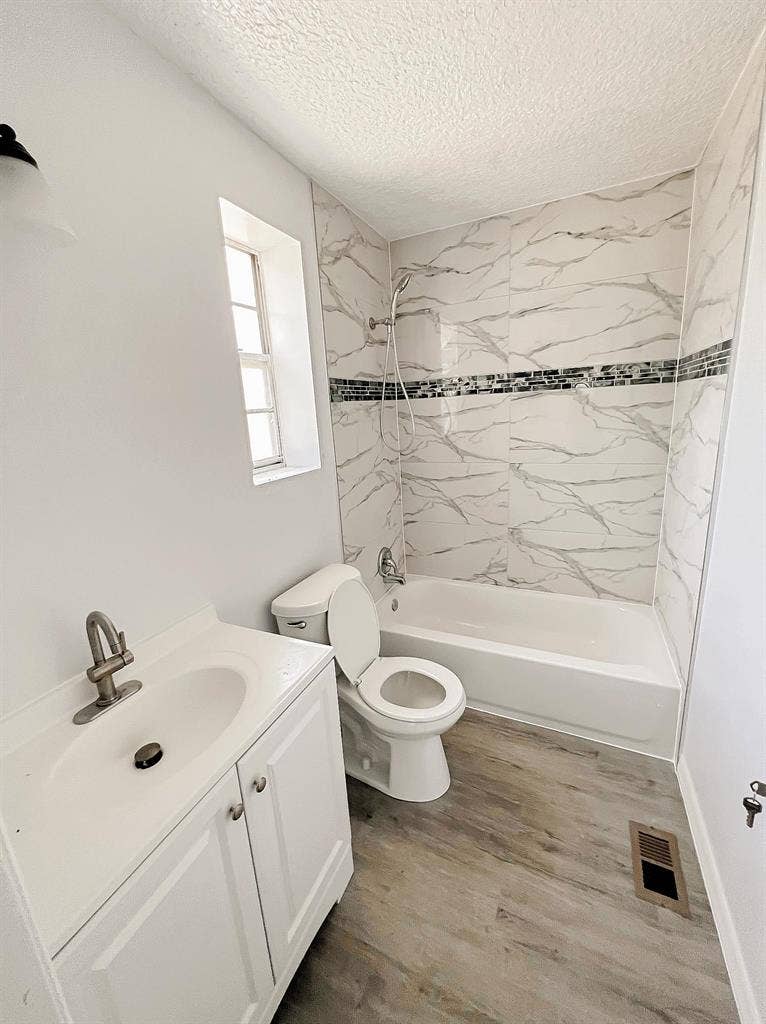 6 BR in Jacksonville
