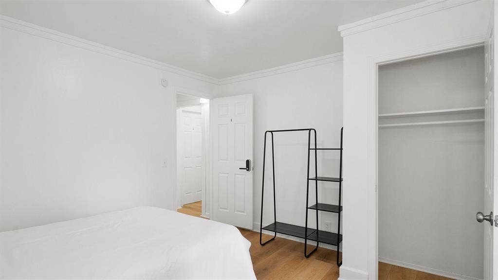 7 BR in Forest Park