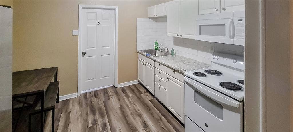 6 BR in Jacksonville