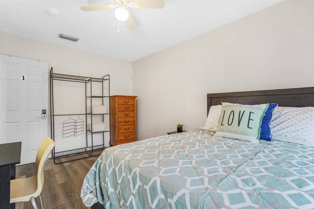 9 BR in Jacksonville